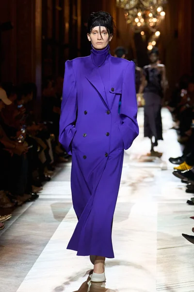 Look 49